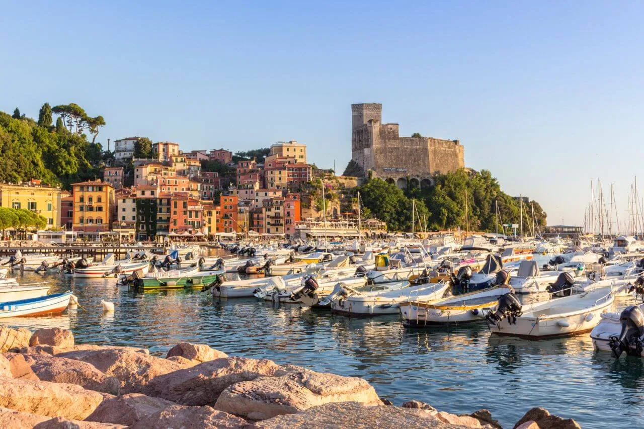 Tour in barca alle Cinque Terre con 5 Terre Boat Charter – foto 5